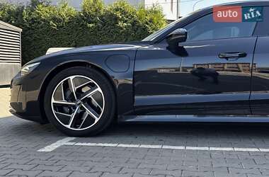 Лифтбек Audi e-tron GT 2022 в 