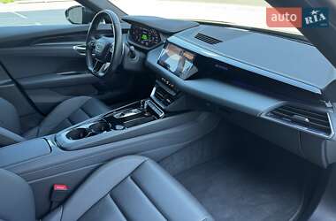 Лифтбек Audi e-tron GT 2022 в 
