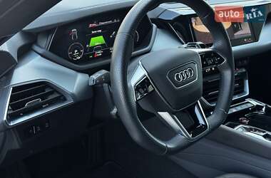 Лифтбек Audi e-tron GT 2022 в 