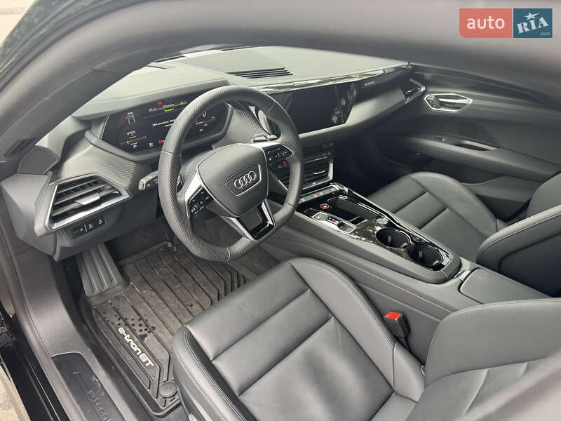 Лифтбек Audi e-tron GT 2024 в Киеве