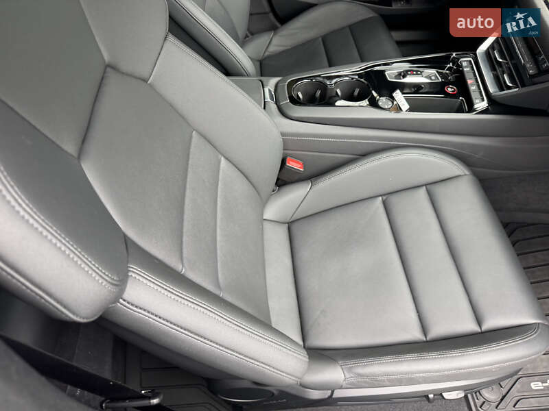Лифтбек Audi e-tron GT 2024 в Киеве
