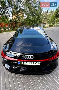 Лифтбек Audi e-tron GT 2022 в 