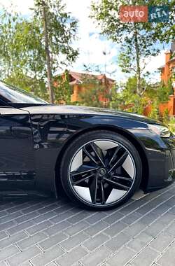 Лифтбек Audi e-tron GT 2022 в 