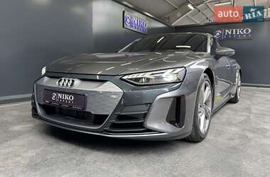 Лифтбек Audi e-tron GT 2021 в 