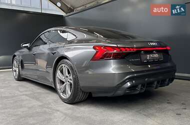 Лифтбек Audi e-tron GT 2021 в 
