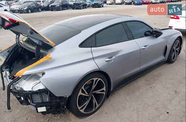 Ліфтбек Audi e-tron GT 2022 в 