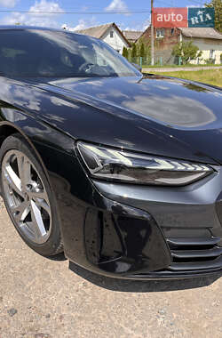 Лифтбек Audi e-tron GT 2023 в 