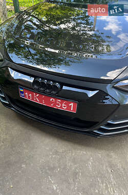 Лифтбек Audi e-tron GT 2023 в 