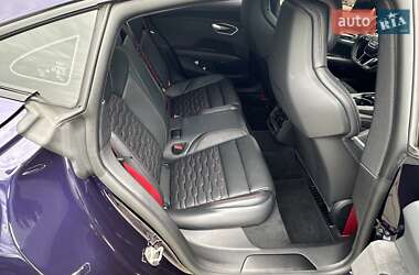 Лифтбек Audi e-tron GT 2024 в 