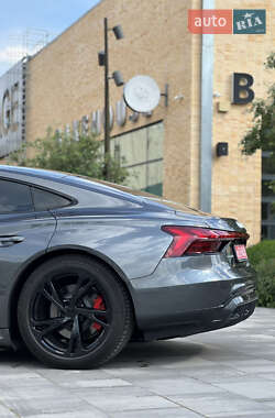 Лифтбек Audi e-tron GT 2022 в 