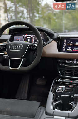 Лифтбек Audi e-tron GT 2022 в 