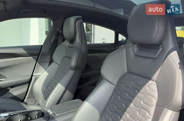 Лифтбек Audi e-tron GT 2021 в 