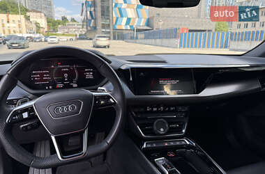 Лифтбек Audi e-tron GT 2021 в 