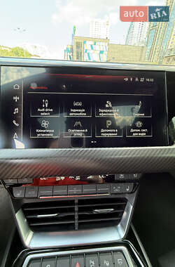 Лифтбек Audi e-tron GT 2021 в 