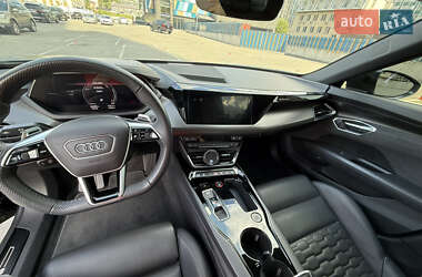Лифтбек Audi e-tron GT 2021 в 