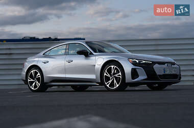 Лифтбек Audi e-tron GT 2021 в 