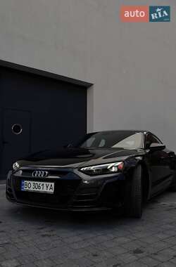Лифтбек Audi e-tron GT 2022 в 