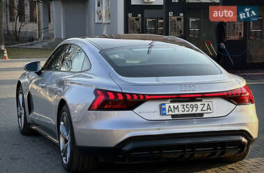 Лифтбек Audi e-tron GT 2022 в 