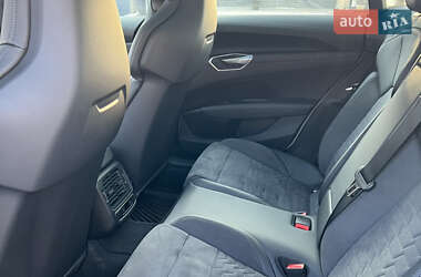 Лифтбек Audi e-tron GT 2022 в 
