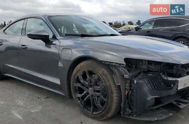 Лифтбек Audi e-tron GT 2022 в 