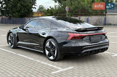 Лифтбек Audi e-tron GT 2021 в 