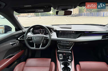 Лифтбек Audi e-tron GT 2021 в 