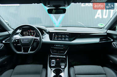 Лифтбек Audi e-tron GT 2021 в 