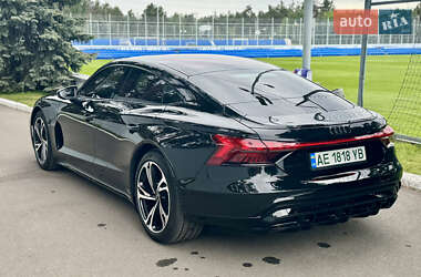 Лифтбек Audi e-tron GT 2024 в 