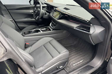 Лифтбек Audi e-tron GT 2024 в 
