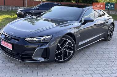 Лифтбек Audi e-tron GT 2021 в 
