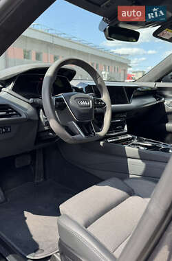 Лифтбек Audi e-tron GT 2021 в 