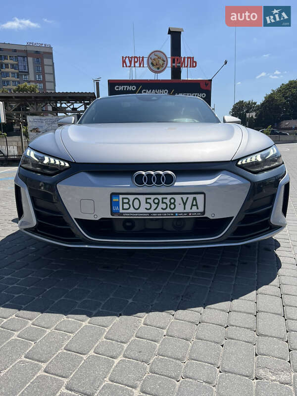Ліфтбек Audi e-tron GT 2021 в 