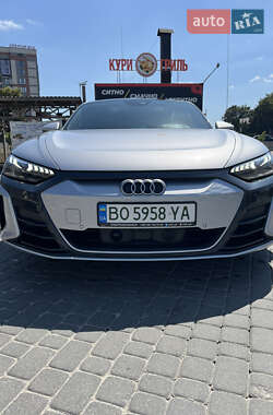 Ліфтбек Audi e-tron GT 2021 в 