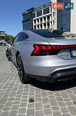 Лифтбек Audi e-tron GT 2021 в 