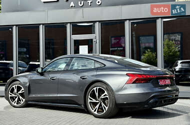 Лифтбек Audi e-tron GT 2022 в 