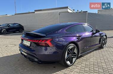 Купе Audi e-tron GT 2024 в 