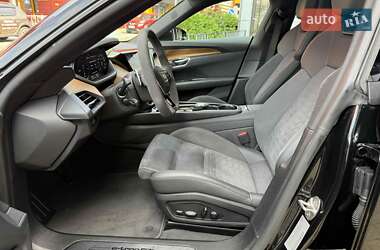 Лифтбек Audi e-tron GT 2022 в 