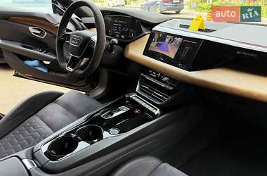 Лифтбек Audi e-tron GT 2022 в 