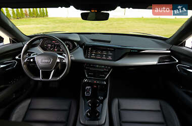 Лифтбек Audi e-tron GT 2022 в 