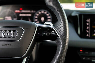 Лифтбек Audi e-tron GT 2022 в 