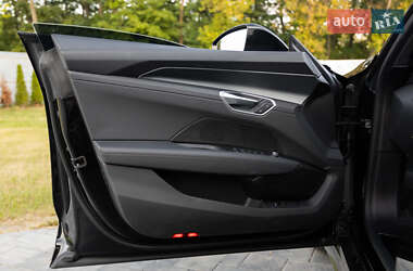 Лифтбек Audi e-tron GT 2022 в 