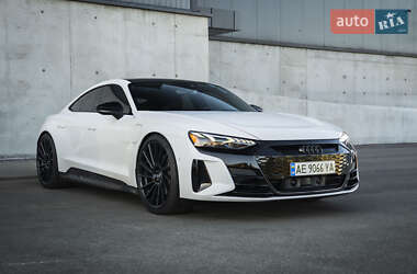 Лифтбек Audi e-tron GT 2021 в 