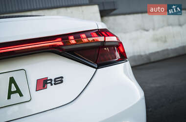 Лифтбек Audi e-tron GT 2021 в 