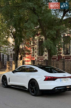 Лифтбек Audi e-tron GT 2021 в 