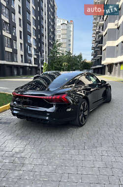 Лифтбек Audi e-tron GT 2021 в 