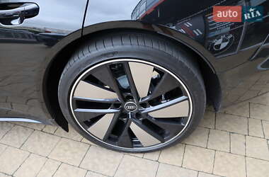 Ліфтбек Audi e-tron GT 2021 в 