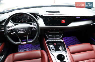 Ліфтбек Audi e-tron GT 2021 в 