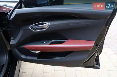 Ліфтбек Audi e-tron GT 2021 в 