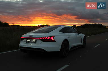 Лифтбек Audi e-tron GT 2021 в 