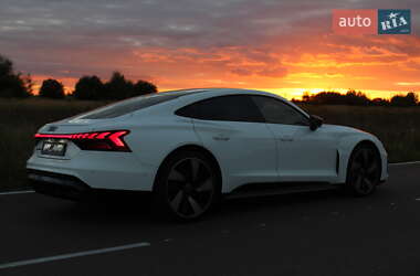 Лифтбек Audi e-tron GT 2021 в 